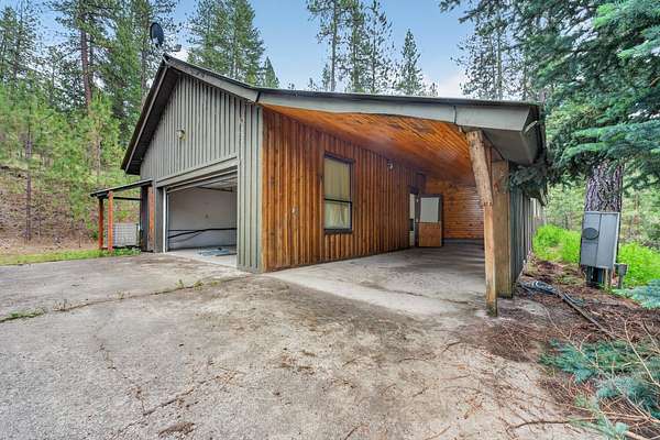 1.68 Acres of Land with Home for Sale in Valley, Washington