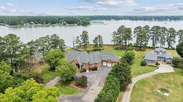 2.8 Acres of Land with Home for Sale in Yorktown, Virginia