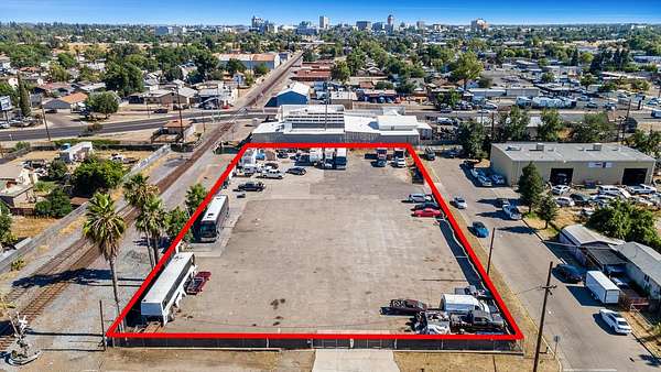 1 Acre of Mixed-Use Land for Sale in Fresno, California