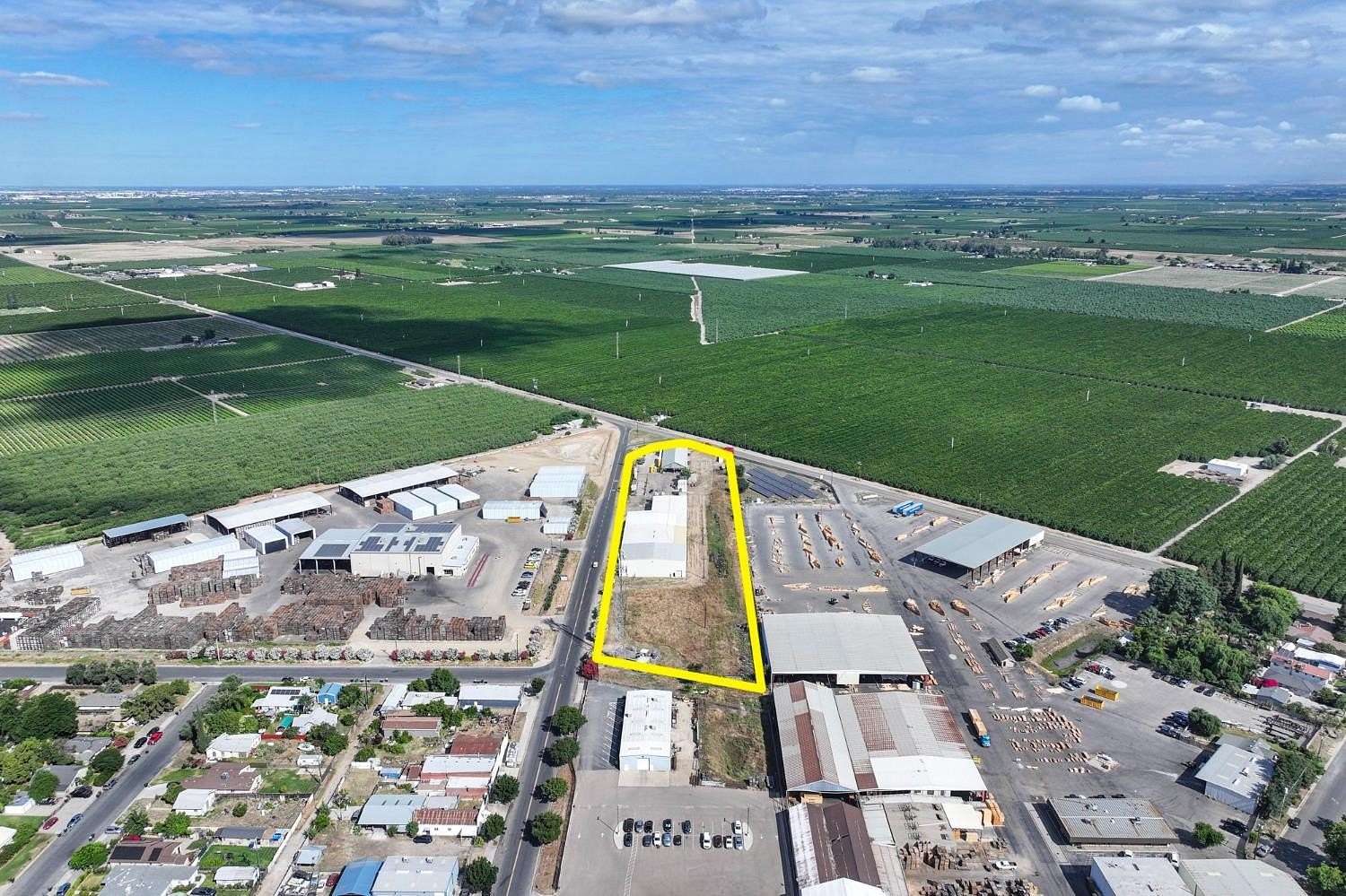 4.8 Acres of Improved Commercial Land for Sale in Del Rey, California
