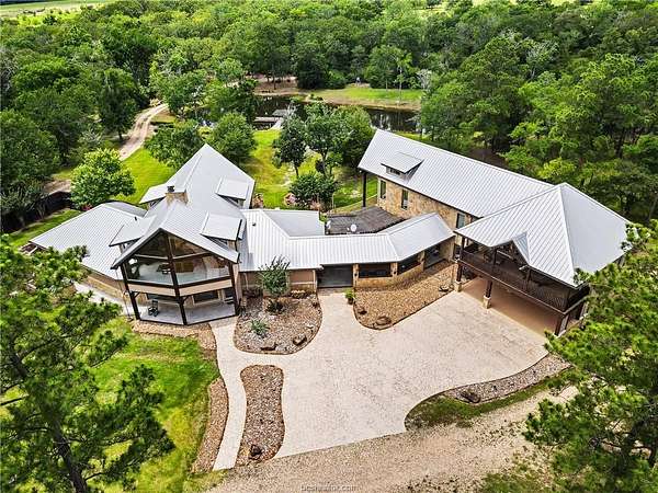 20 Acres of Recreational Land with Home for Sale in Navasota, Texas