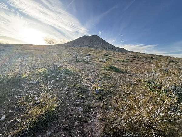 1 Acre of Land for Sale in Apple Valley, California