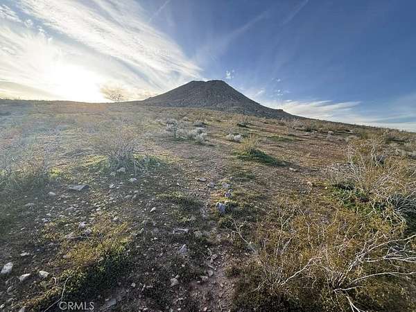1 Acre of Land for Sale in Apple Valley, California