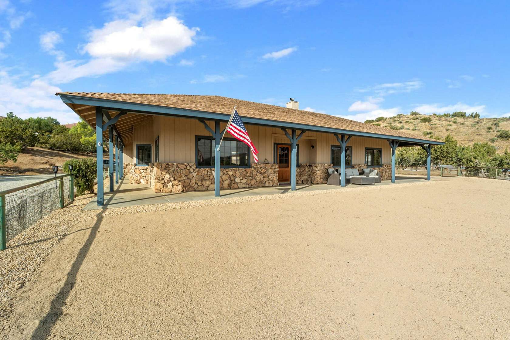 5 Acres of Land with Home for Sale in Agua Dulce, California