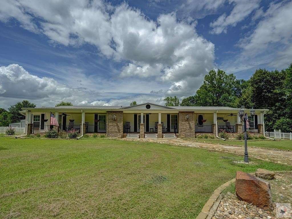 2.45 Acres of Land with Home for Sale in Texarkana, Texas