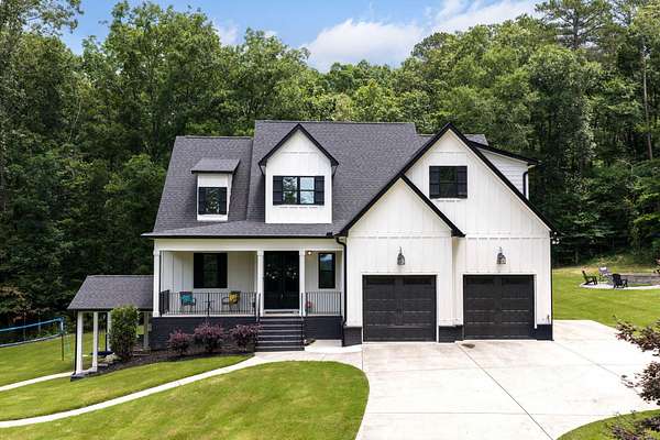 8.19 Acres of Land with Home for Sale in Ringgold, Georgia