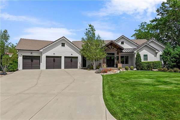 1.58 Acres of Land with Home for Sale in Lee's Summit, Missouri