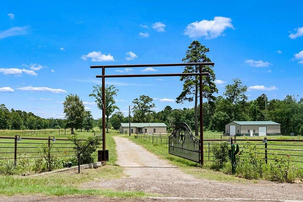 20 Acres of Recreational Land with Home for Sale in Palestine, Texas