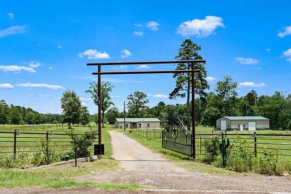 20 Acres of Recreational Land with Home for Sale in Palestine, Texas