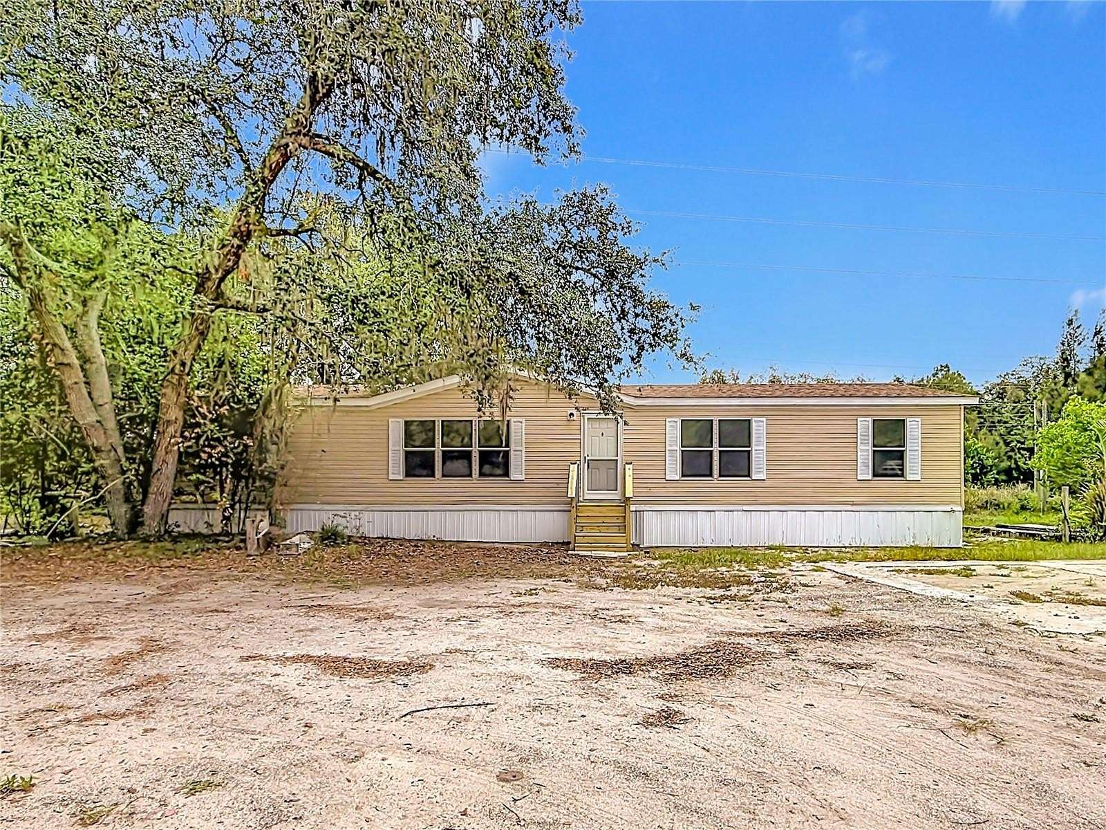 5 Acres of Land with Home for Sale in Leesburg, Florida