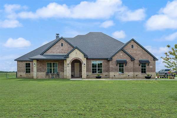 2.5 Acres of Land with Home for Sale in Palmer, Texas