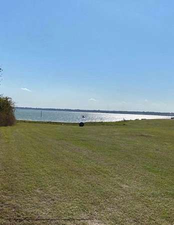 2.38 Acres of Residential Land for Sale in Kerens, Texas