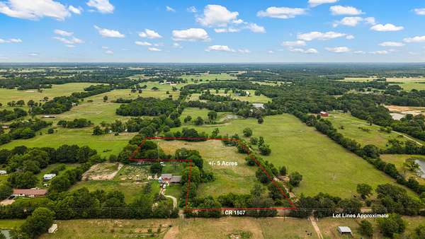 5 Acres of Land for Sale in Van, Texas