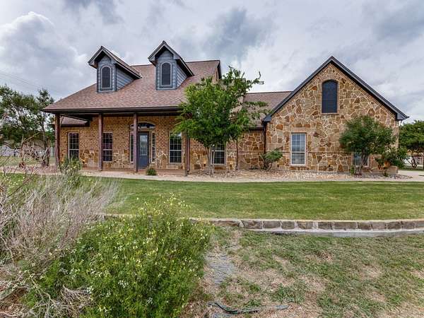 1.58 Acres of Land with Home for Sale in Fort Worth, Texas
