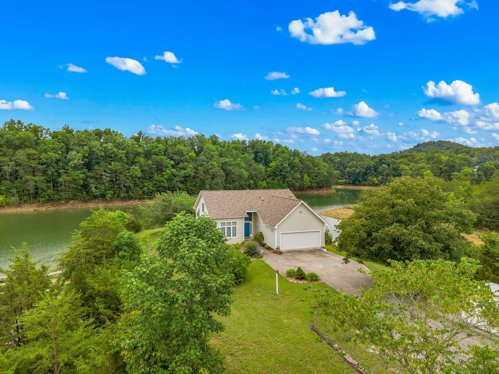 5.1 Acres of Land with Home for Sale in Dandridge, Tennessee
