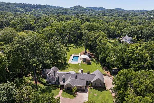 3.23 Acres of Land with Home for Sale in Nashville, Tennessee