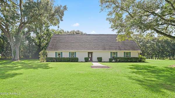 2 Acres of Land with Home for Lease in Lafayette, Louisiana
