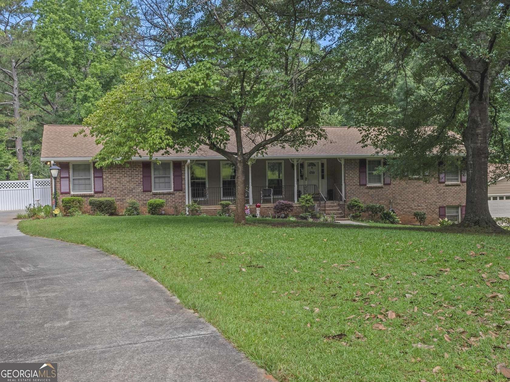 5 Acres of Land with Home for Sale in Fayetteville, Georgia