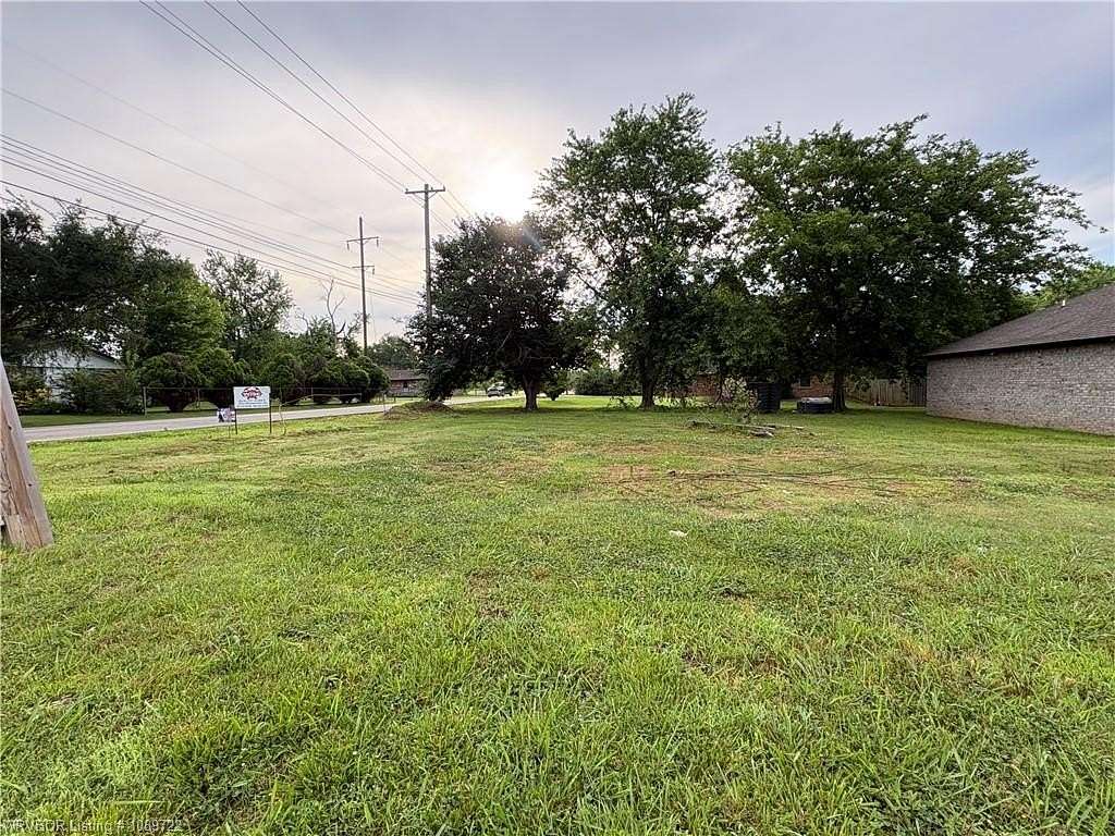 0.99 Acres of Residential Land for Sale in Sallisaw, Oklahoma