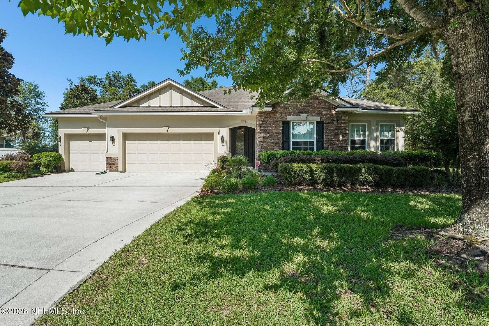2.36 Acres of Land with Home for Sale in Jacksonville, Florida
