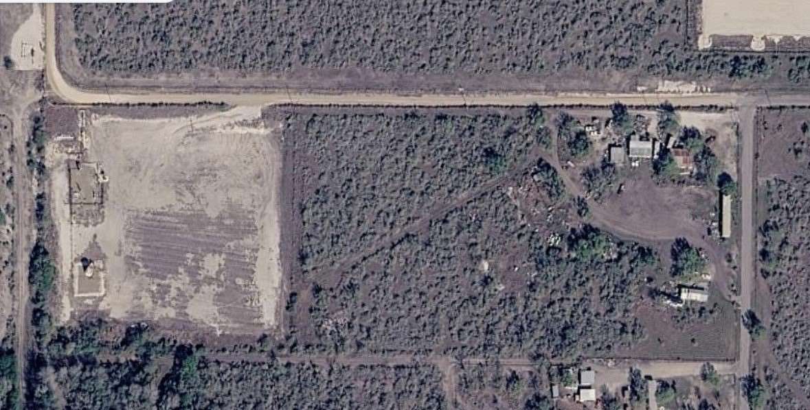 13.3 Acres of Land with Home for Sale in Three Rivers, Texas