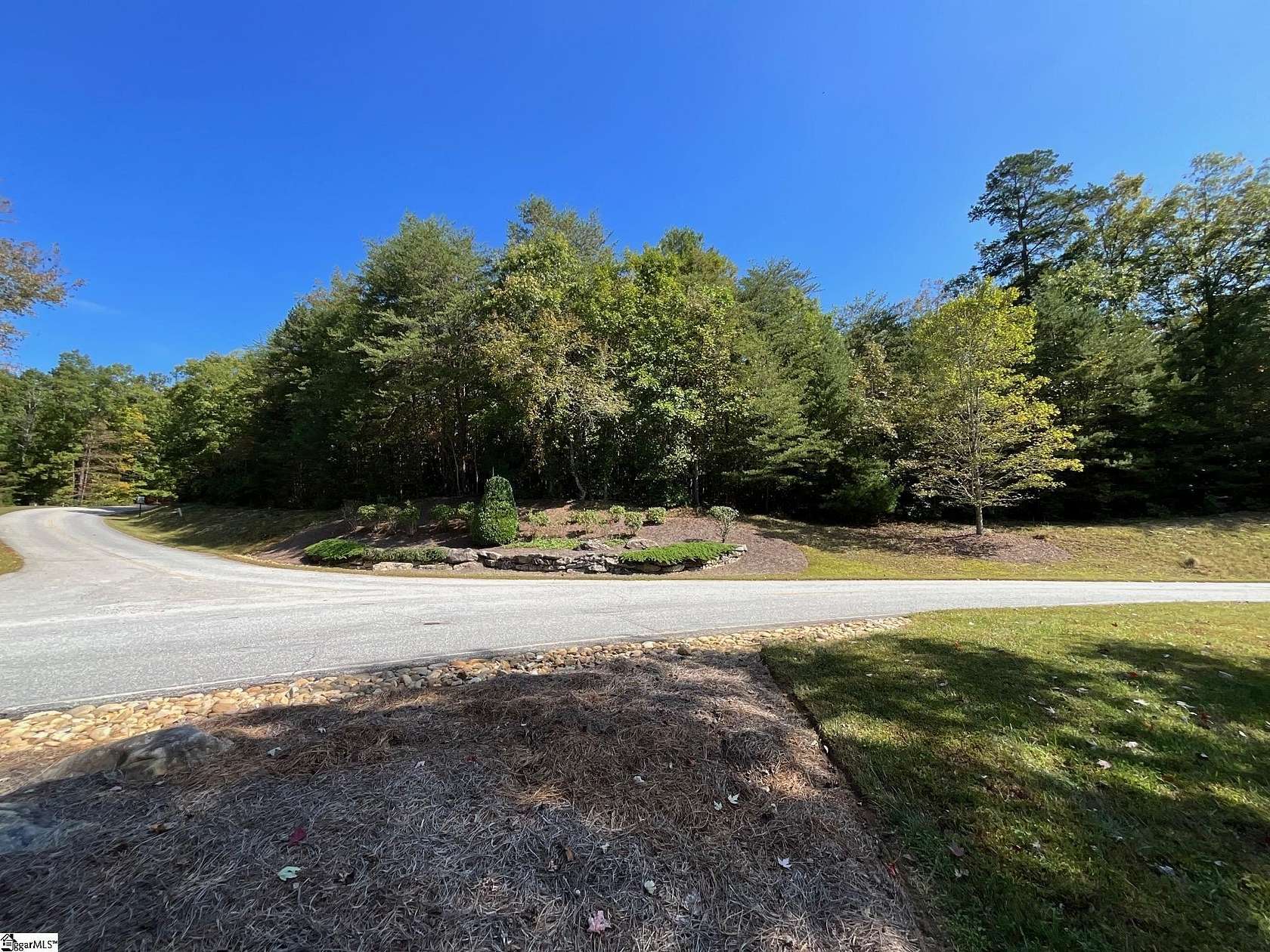 1 Acre of Residential Land for Sale in Marietta, South Carolina