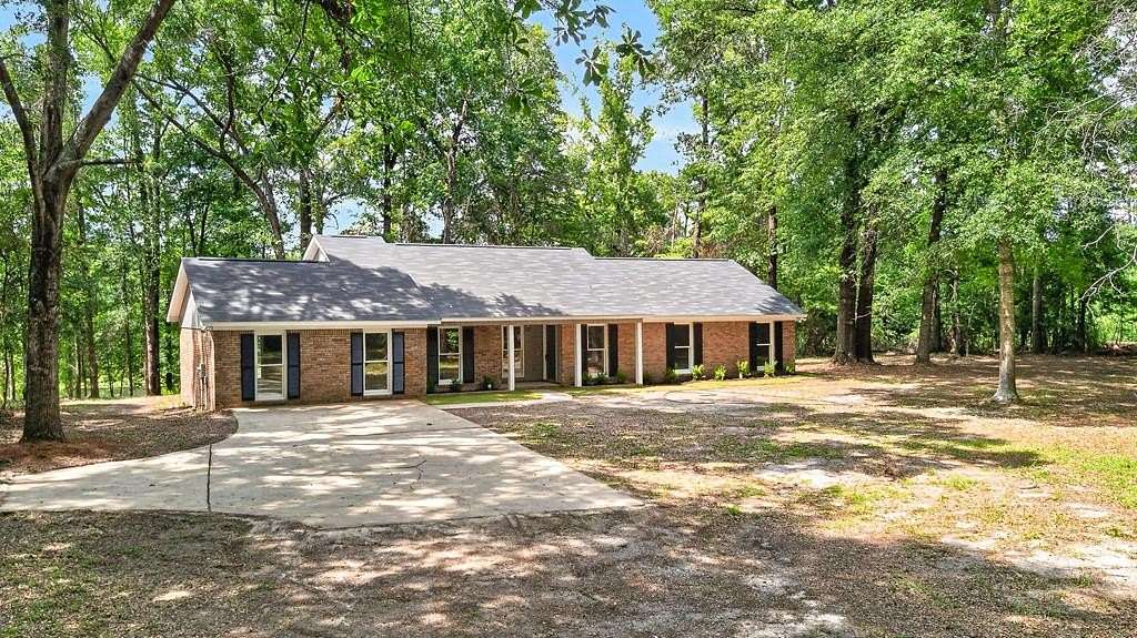 2.5 Acres of Land with Home for Sale in Box Springs, Georgia