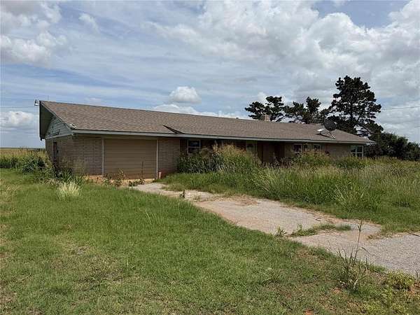 3 Acres of Improved Mixed-Use Land for Sale in Cordell, Oklahoma