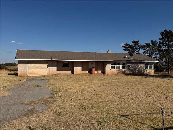 3 Acres of Improved Mixed-Use Land for Sale in Cordell, Oklahoma