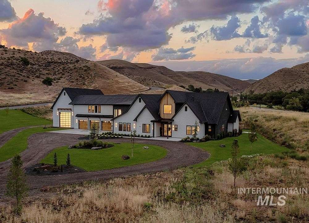 10 Acres of Land with Home for Sale in Boise, Idaho