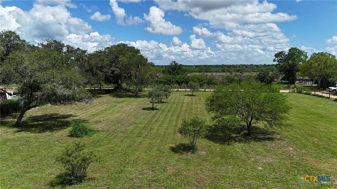 1 Acre of Residential Land for Sale in Yoakum, Texas