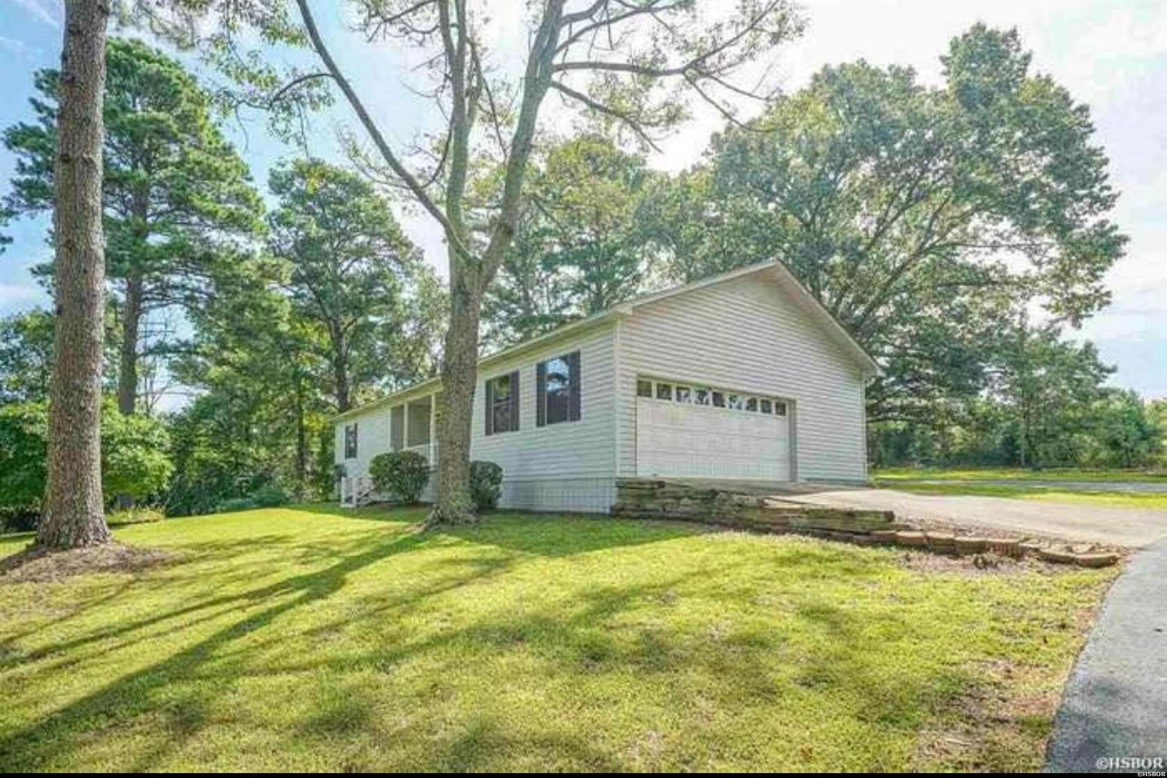 1.82 Acres of Land with Home for Sale in Hot Springs, Arkansas