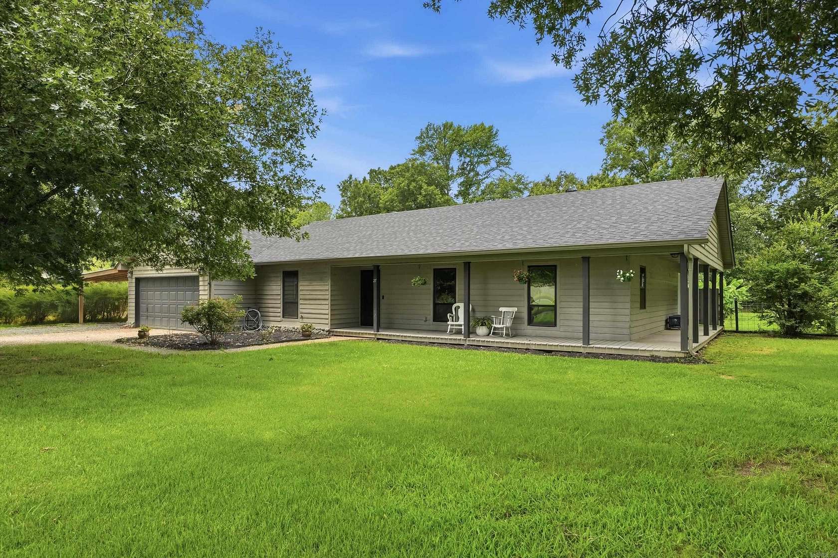 1.58 Acres of Land with Home for Sale in Vilonia, Arkansas