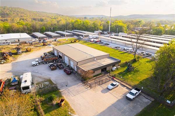 4 Acres of Improved Residential Land for Sale in Fayetteville, Arkansas