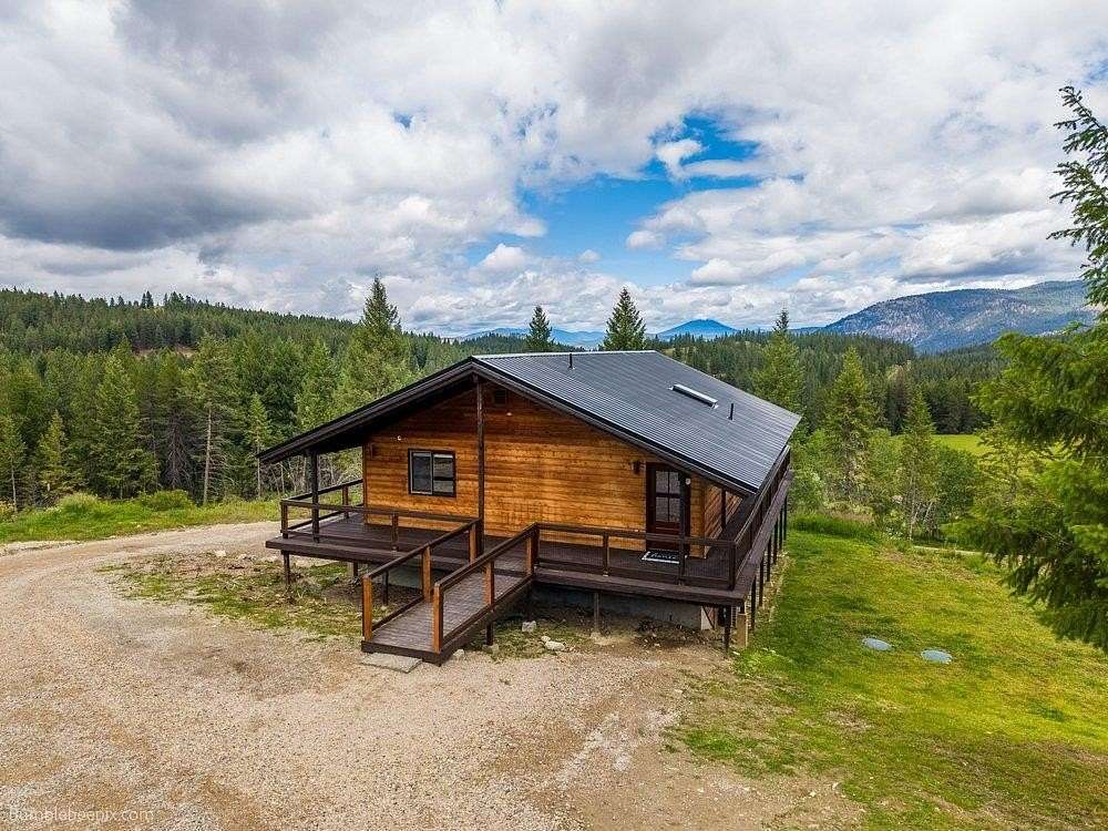 20 Acres of Land with Home for Sale in Addy, Washington