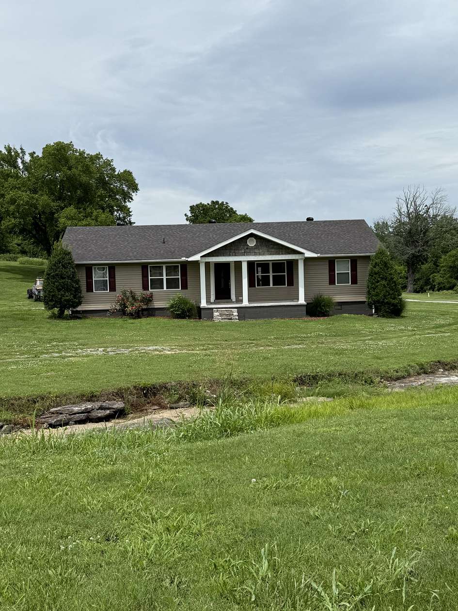5 Acres of Land with Home for Sale in Hartsville, Tennessee