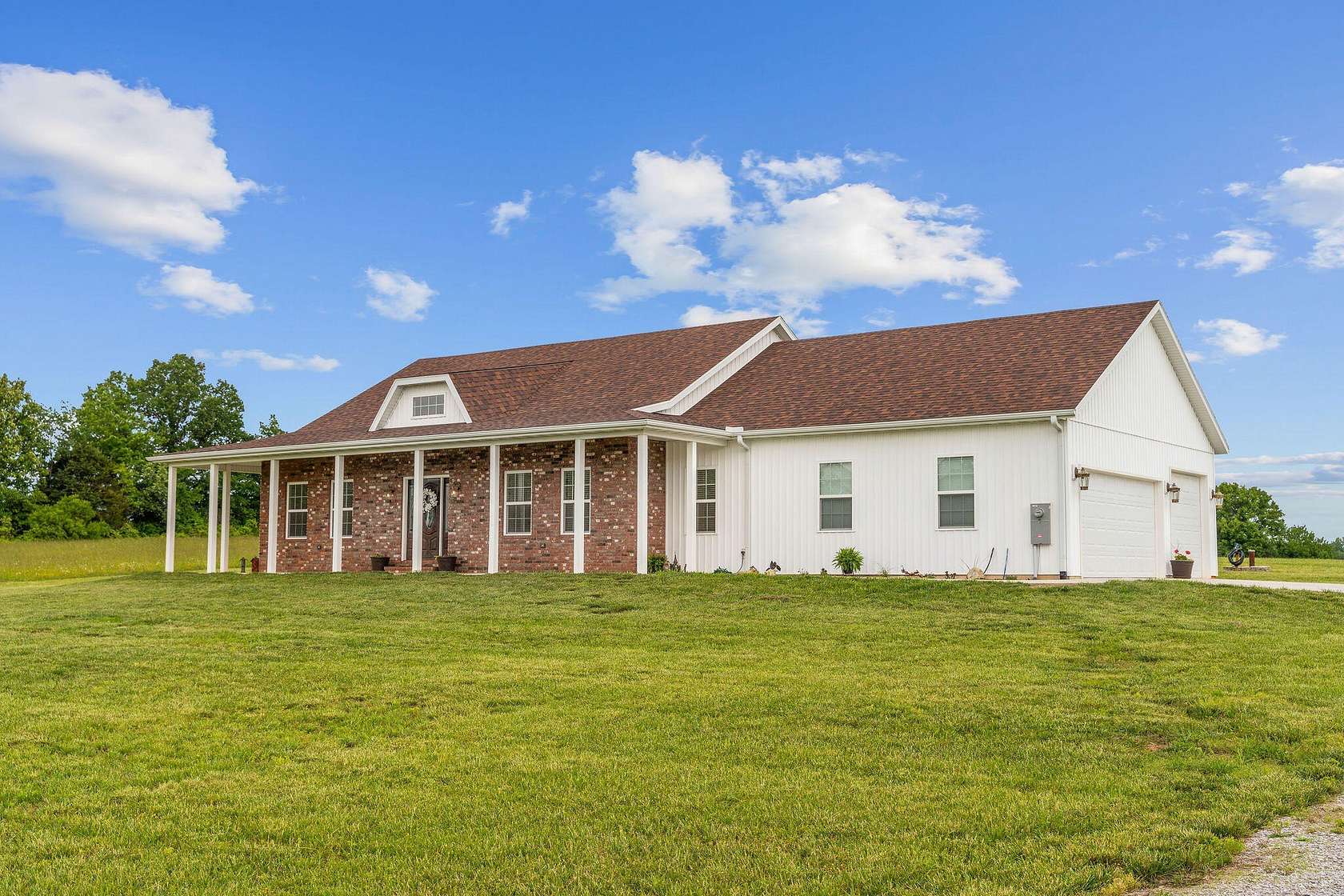 4.65 Acres of Land with Home for Sale in Billings, Missouri