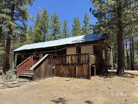6.6 Acres of Land with Home for Sale in Chiloquin, Oregon