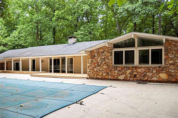 1.9 Acres of Land with Home for Lease in Atlanta, Georgia
