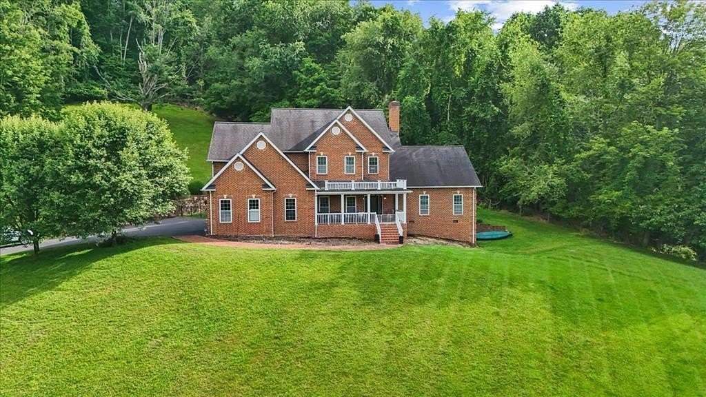 2.5 Acres of Land with Home for Sale in Tazewell, Virginia
