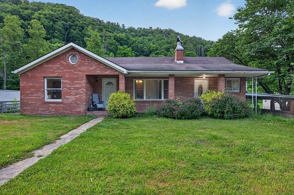 1.5 Acres of Land with Home for Sale in Slemp, Kentucky