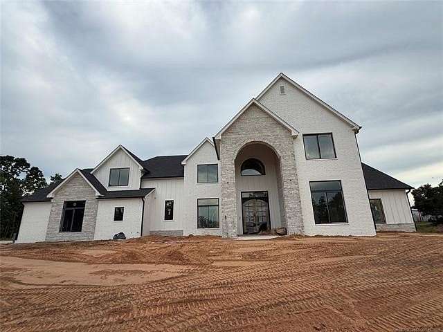 2.5 Acres of Land with Home for Sale in Broken Arrow, Oklahoma