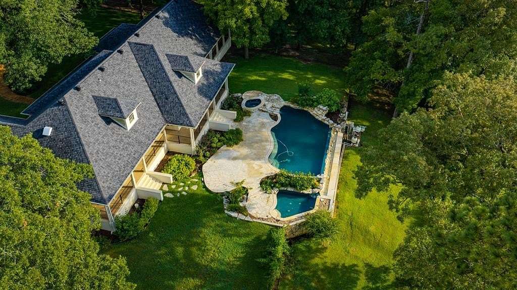 55.8 Acres of Recreational Land with Home for Sale in Nacogdoches, Texas
