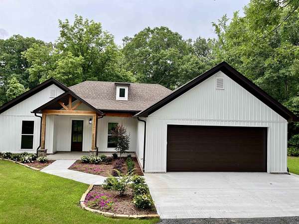 2.5 Acres of Land with Home for Sale in Sheridan, Arkansas