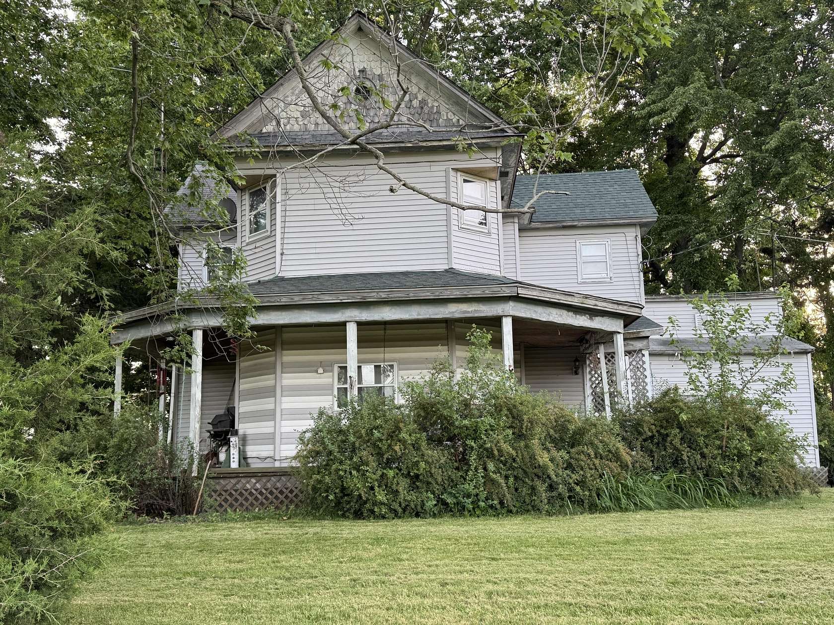 12.7 Acres of Land with Home for Sale in Rockford, Ohio
