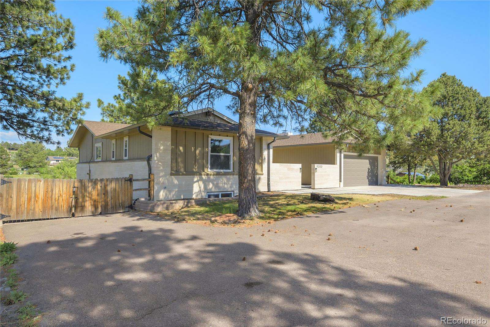 2 Acres of Land with Home for Sale in Castle Rock, Colorado
