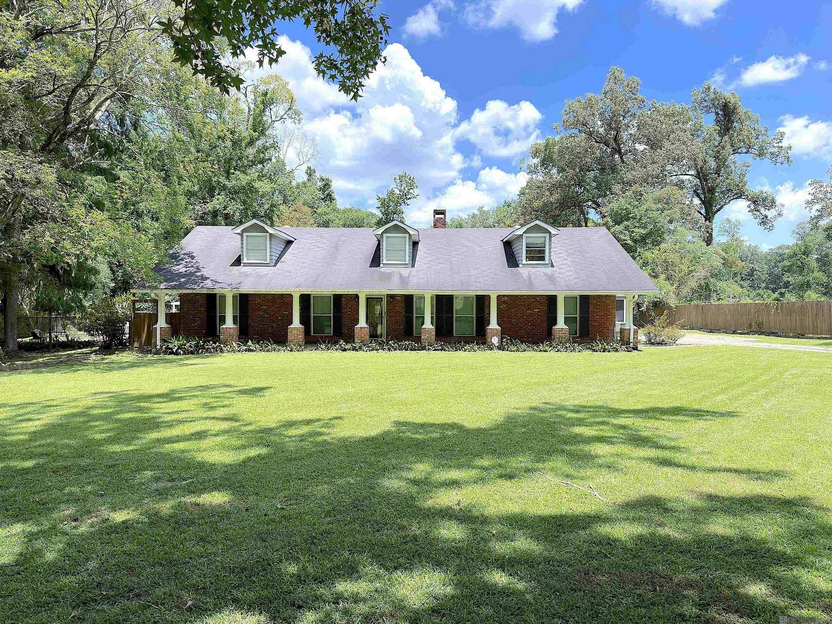 2.34 Acres of Land with Home for Sale in Baton Rouge, Louisiana