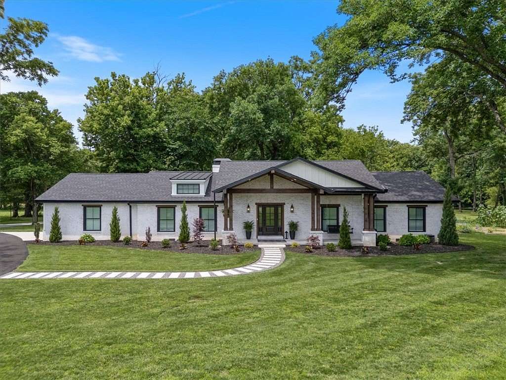 14 Acres of Recreational Land with Home for Sale in Siloam Springs, Arkansas