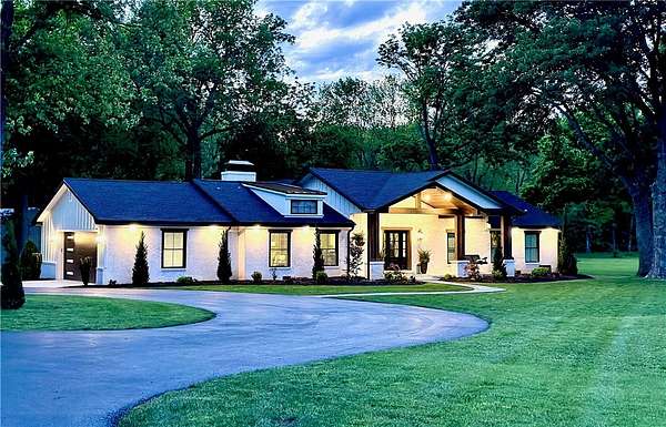 14 Acres of Recreational Land with Home for Sale in Siloam Springs, Arkansas