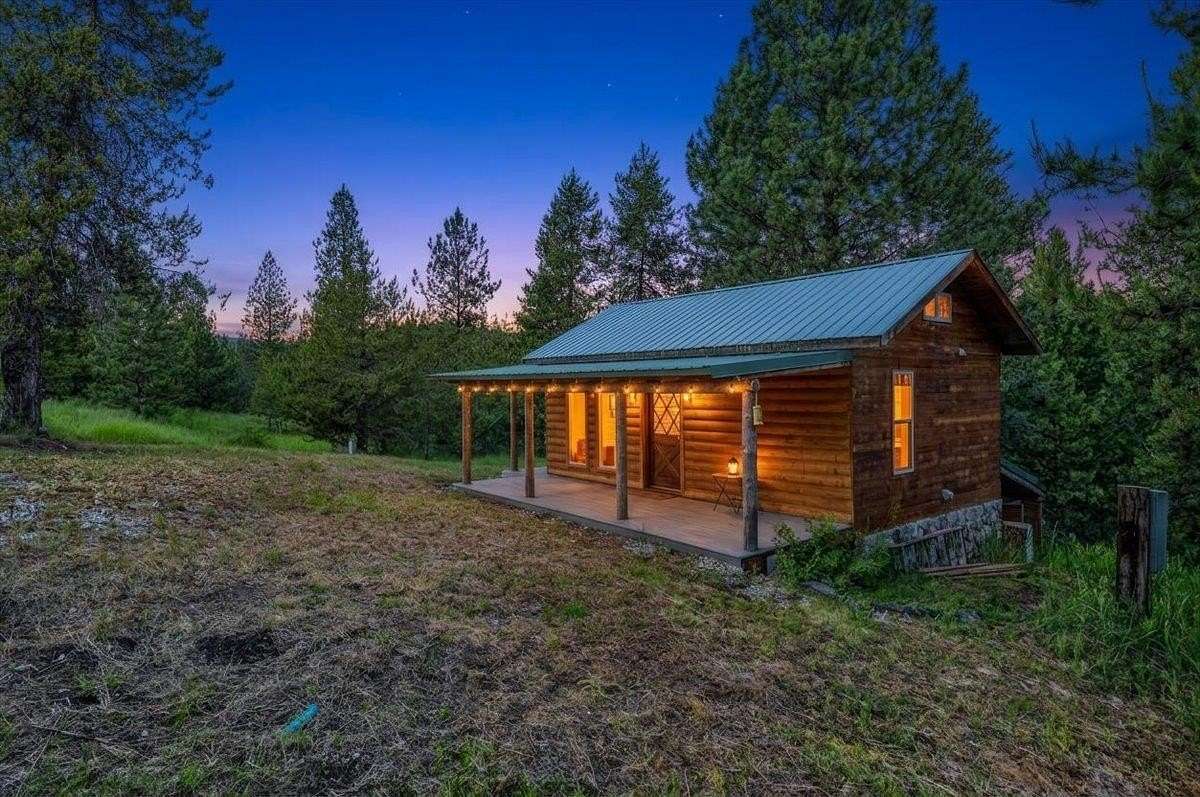 15.5 Acres of Recreational Land with Home for Sale in Springdale, Washington